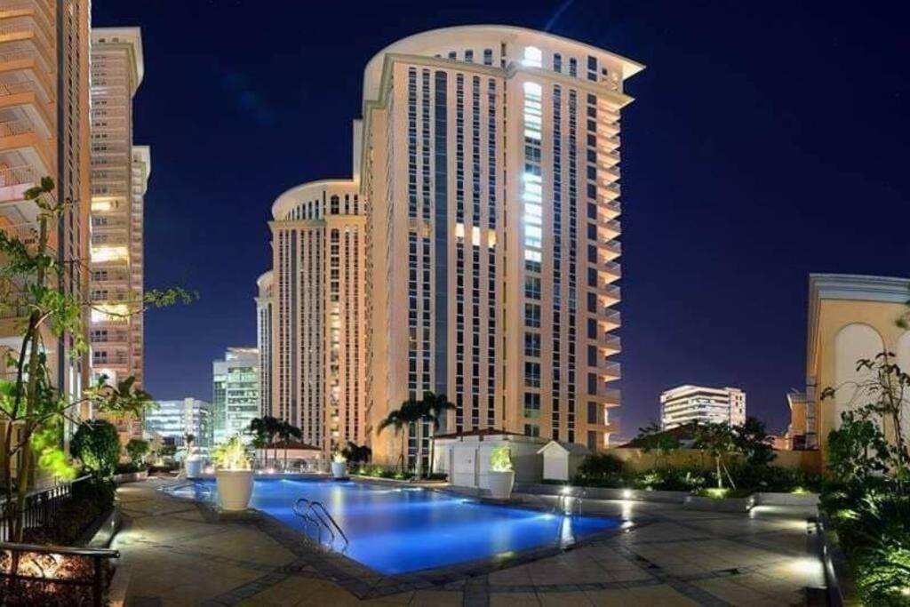 A2J Luxury 1Br Balcony Suite Near Venice Mall Bgc Маніла Екстер'єр фото