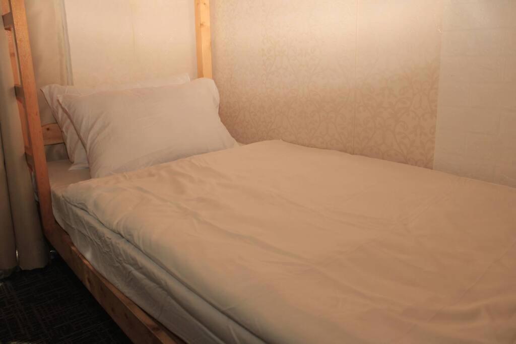 A2J Luxury 1Br Balcony Suite Near Venice Mall Bgc Маніла Екстер'єр фото
